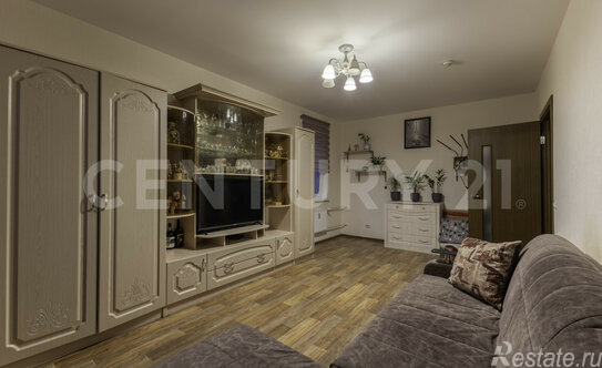 Продажа 2-комн квартиры на вторичном рынке улица Корнея Чуковского,  д. 3 к4