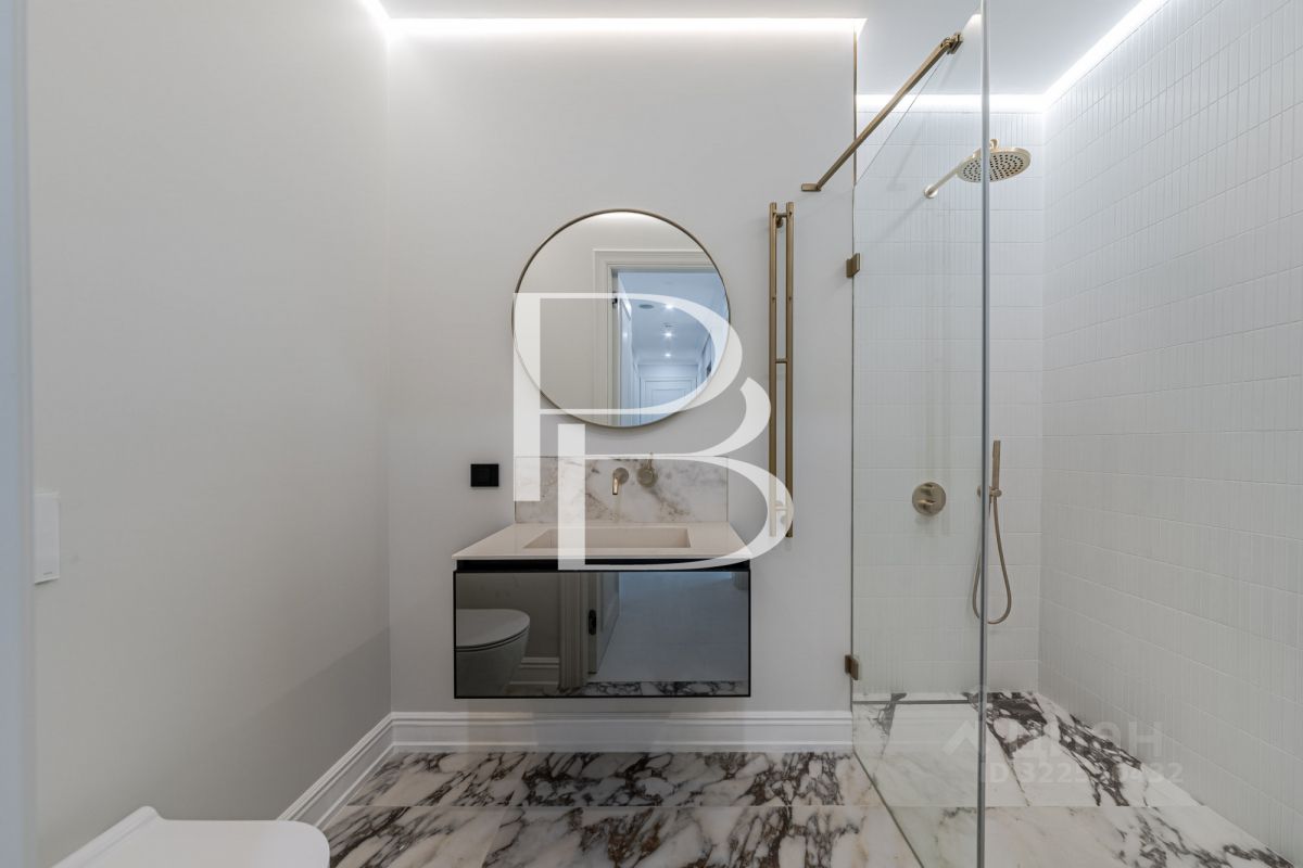 Продажа 3-комн квартиры на вторичном рынке Поклонная улица, 9