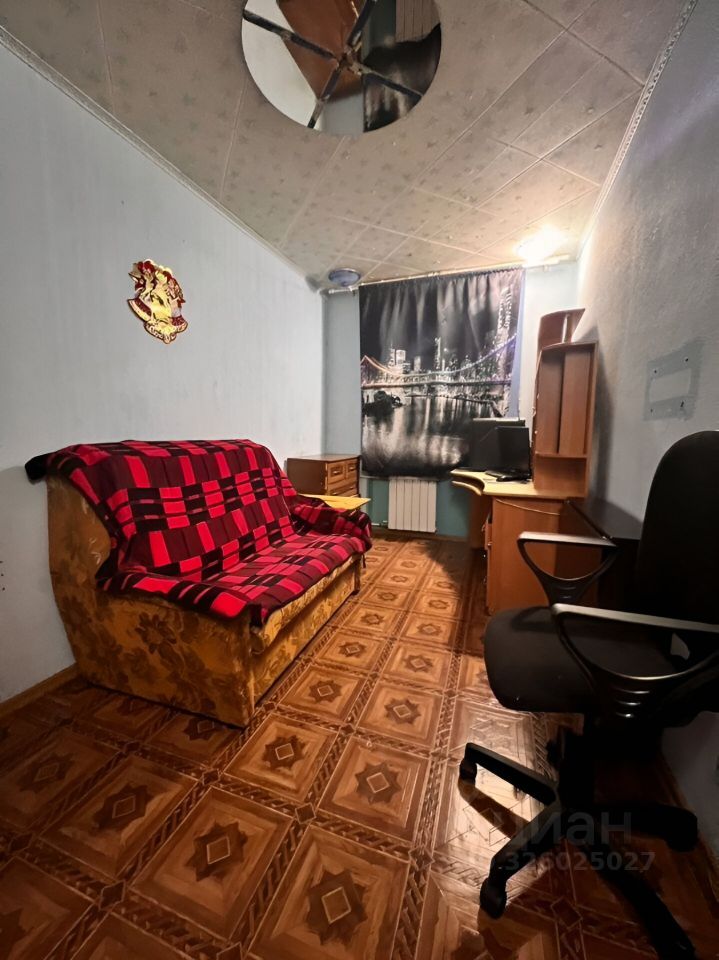 Продажа 3-комн квартиры на вторичном рынке Волхов, улица Калинина, 38
