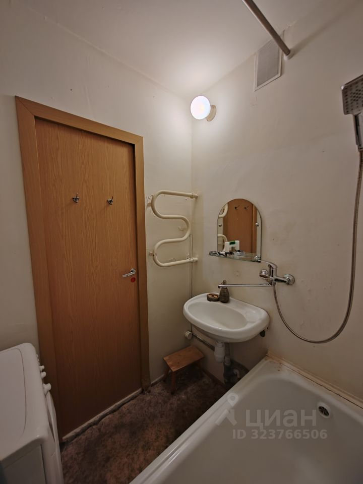 Продажа 1-комн квартиры на вторичном рынке Богатырский проспект, 48к1