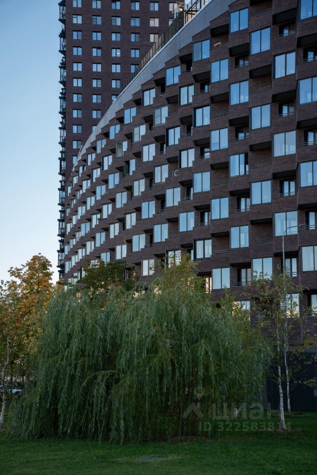 Продажа 4-комн квартиры на вторичном рынке Береговой проезд, 1Б