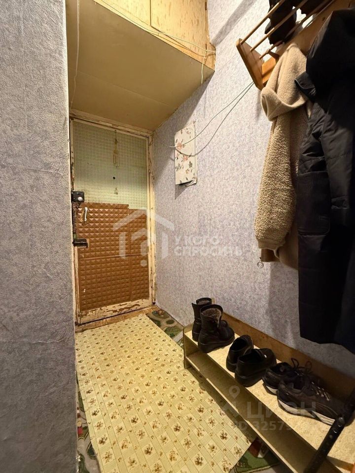 Продажа 1-комн квартиры на вторичном рынке Петергоф, улица Аврова, 13б