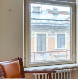 Продажа 4-комн квартиры на вторичном рынке 13-я Васильевского острова линия, 42