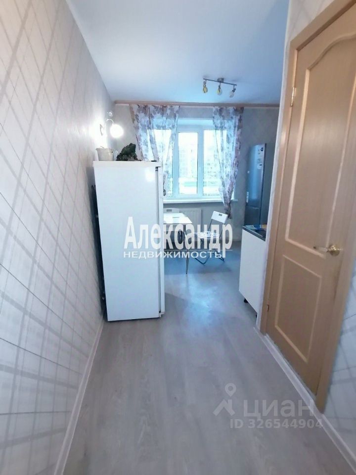 Продажа 3-комн квартиры на вторичном рынке Ленская улица, 16К2