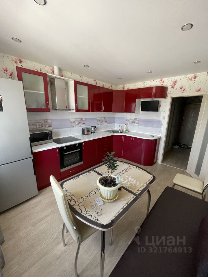 Продажа 1-комн квартиры на вторичном рынке Новые Островцы мкр, д. Островцы, улица Баулинская, 7