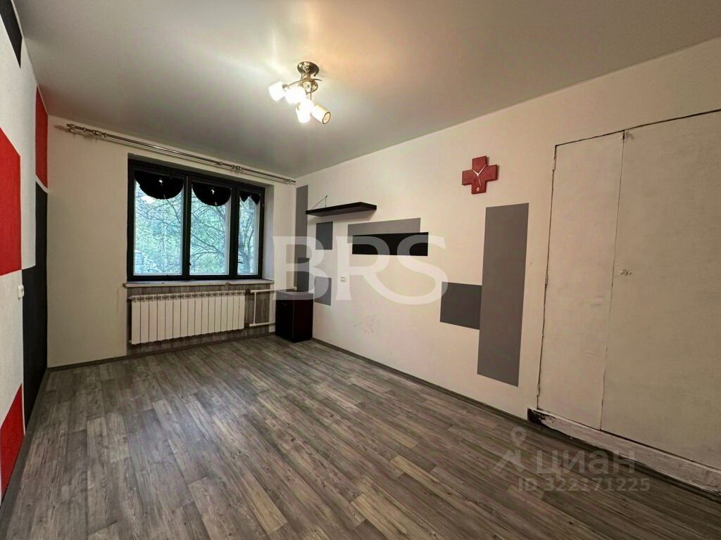 Продажа 4-комн квартиры на вторичном рынке Петергоф, улица Шахматова, 4к1