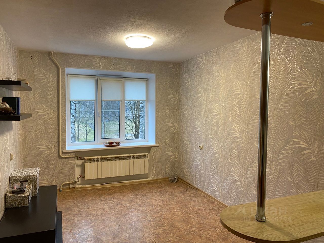 Продажа 1-комн квартиры на вторичном рынке Тихвин, Шведский проезд, 3