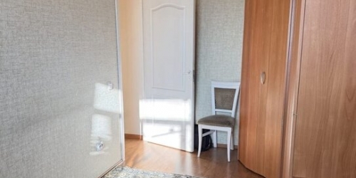 4-комн квартира улица Чекистов,  д. 22