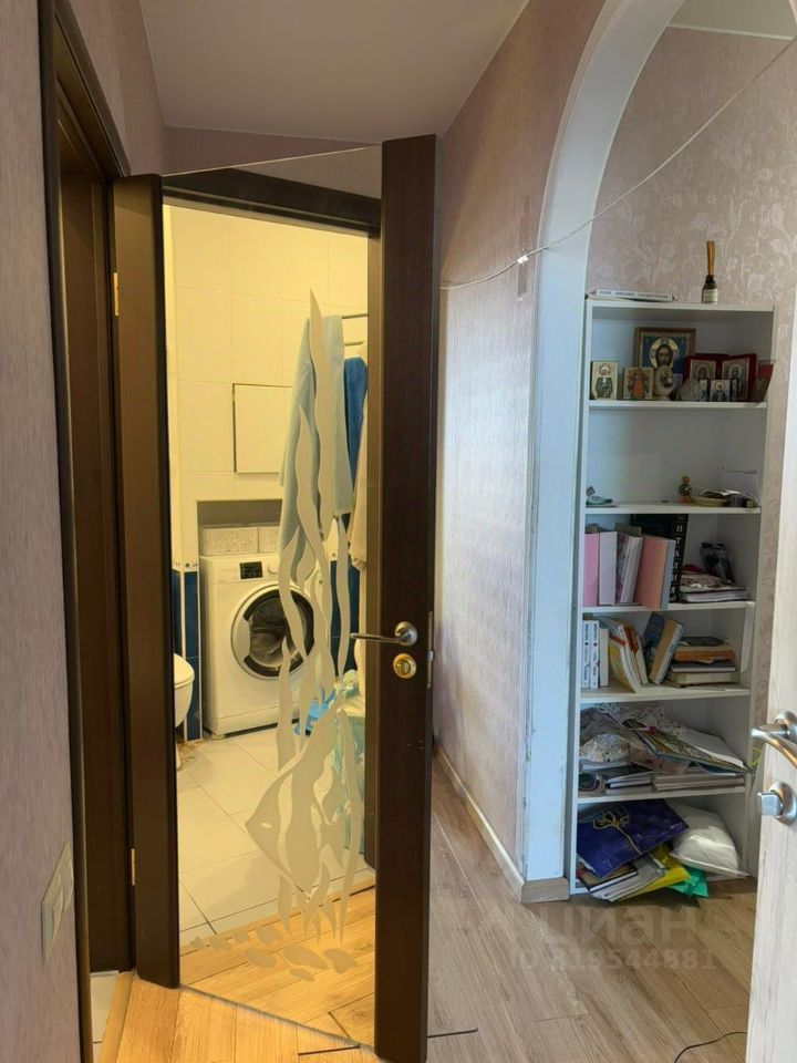 Продажа 1-комн квартиры на вторичном рынке Октябрьский пгт, улица Спортивная, 1