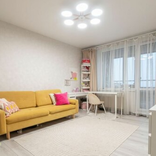 2-комн квартира проспект Будённого