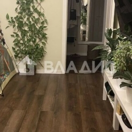 Продажа 2-комн квартиры на вторичном рынке Бугры, ул Школьная,  д. 7