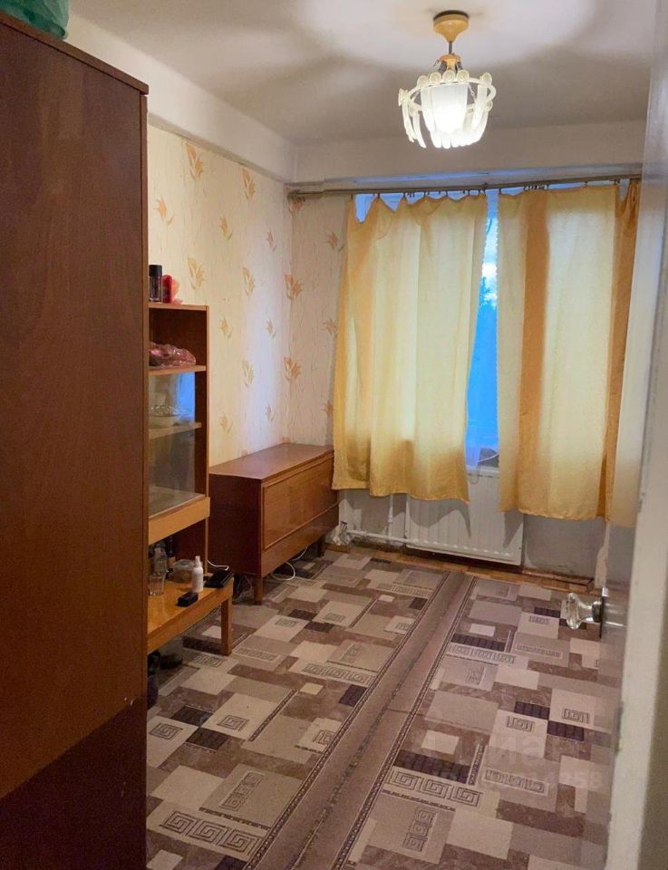 Продажа 3-комн квартиры на вторичном рынке Ломоносов, Ораниенбаумский проспект, 21