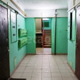 Продажа 3-комн квартиры на вторичном рынке Серпухов, улица Дзержинского,  д. 40