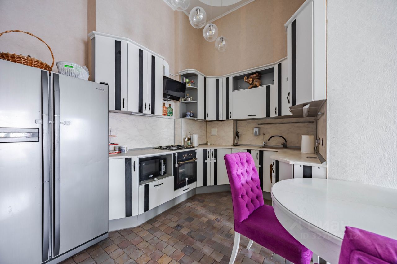 Продажа 4-комн квартиры на вторичном рынке Новосельковская улица, 23