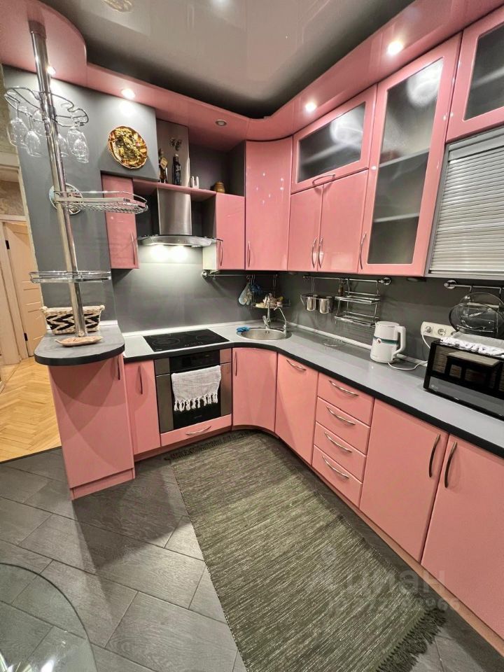 Аренда 3-комн квартиры на вторичном рынке улица Декабристов, 10К2