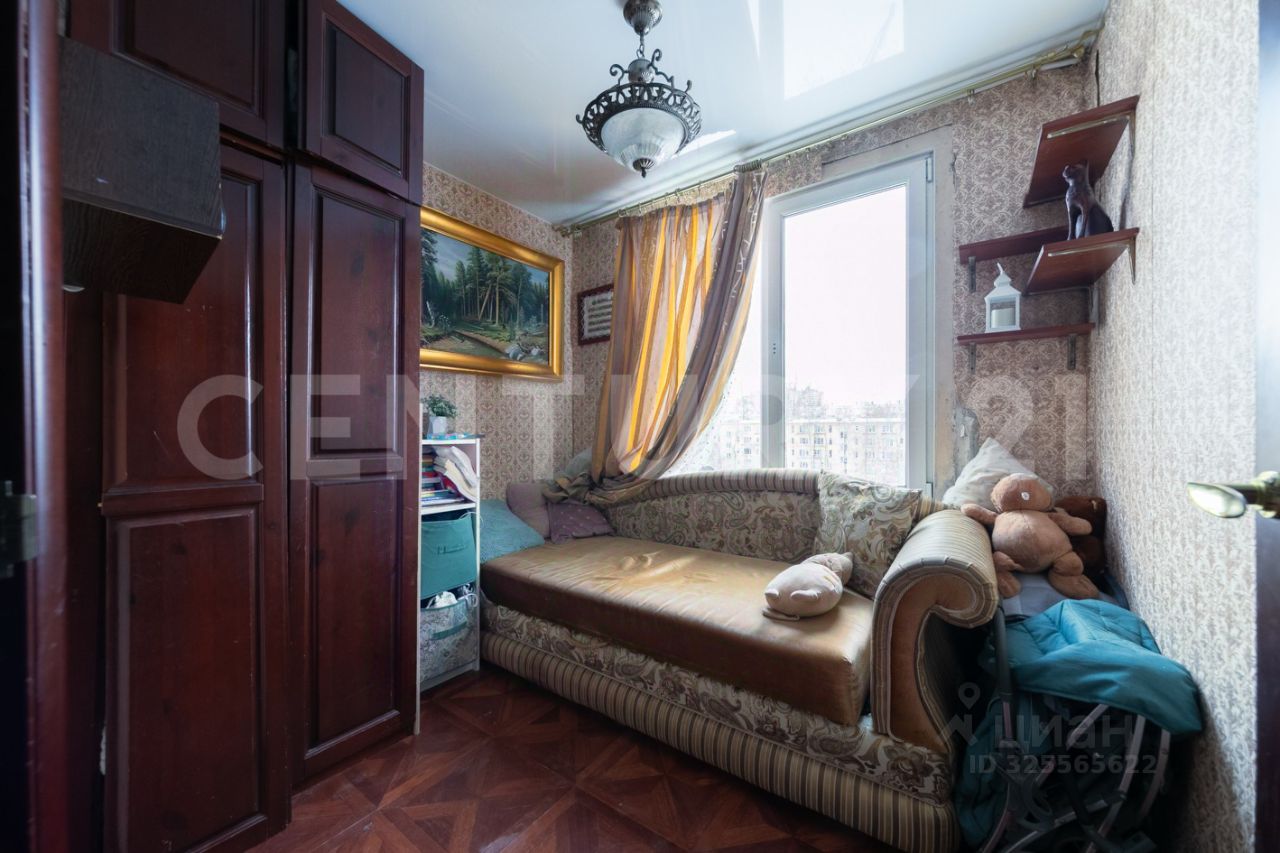 Продажа 4-комн квартиры на вторичном рынке улица Турку, 12К6