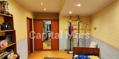 3-комн квартира улица Маршала Малиновского,  д. 8