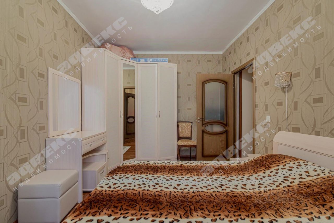 Продажа 4-комн квартиры на вторичном рынке Мебельная улица, 21к2