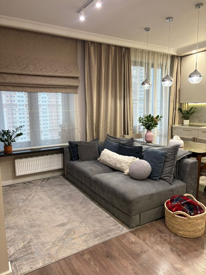 Продажа 3-комн квартиры на вторичном рынке Беломорская улица, 23