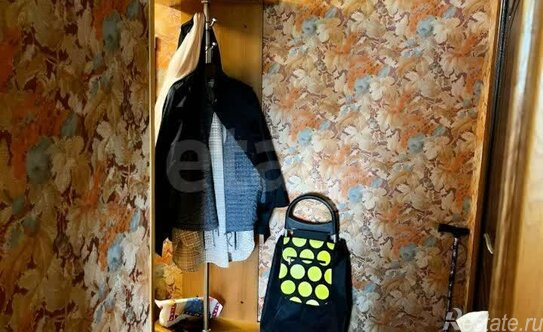 Продажа 3-комн квартиры на вторичном рынке Алтайская улица,  д. 34