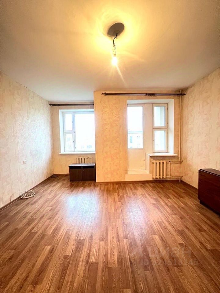 Продажа 1-комн квартиры на вторичном рынке пос. Металлострой, Пионерская улица, 4