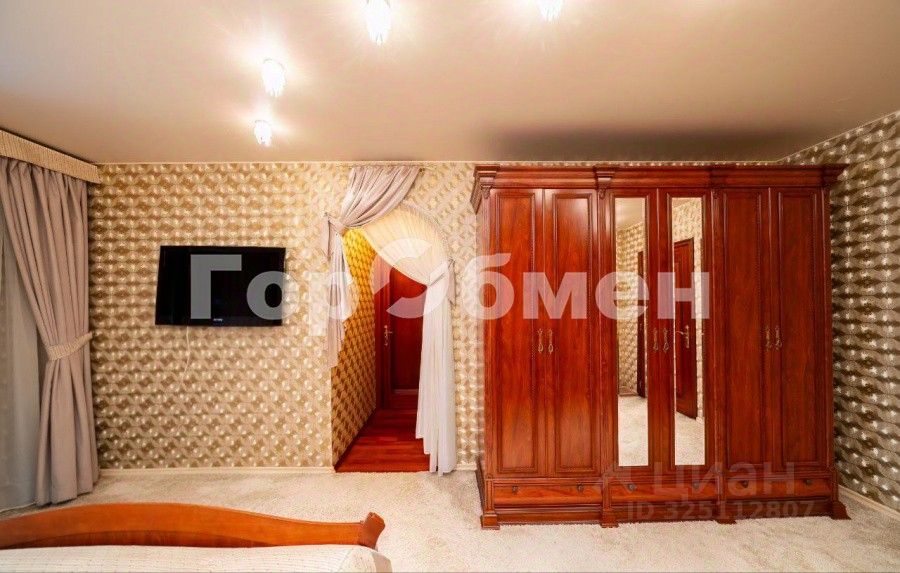 Продажа 4-комн квартиры на вторичном рынке Юбилейный мкр, улица Пионерская, 10