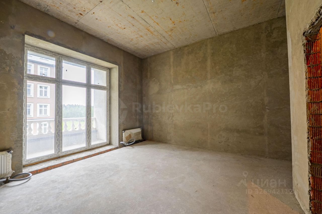 Продажа 3-комн квартиры на вторичном рынке Азарово Северное кп, д. Семенково, улица Каштановая,  д. 25