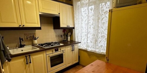 3-комн квартира Батюнинская улица,  д. 6