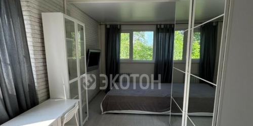 4-комн квартира Ветеранов пр-кт,  д. 99