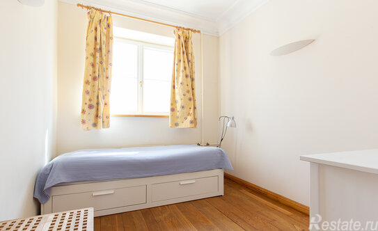 Аренда 4-комн квартиры на вторичном рынке ул Миллионная,  д. 17