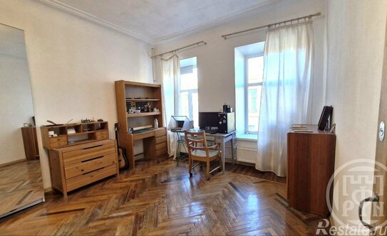 Продажа 5-комн квартиры на вторичном рынке Сапёрный пер,  д. 16/36