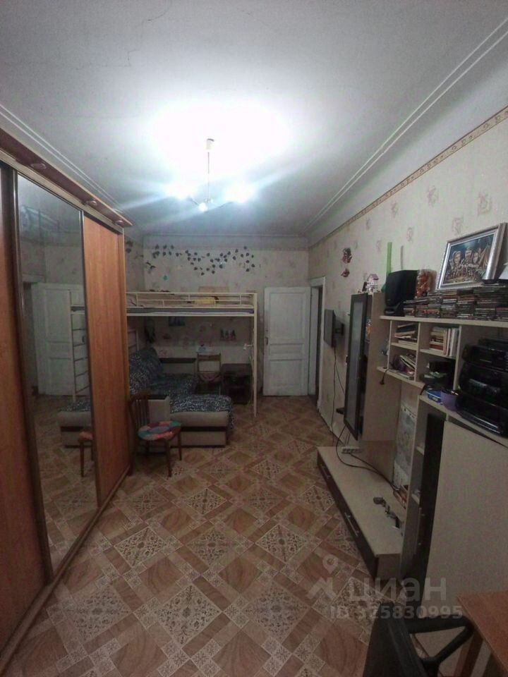 Продажа 2-комн квартиры на вторичном рынке Невский проспект, 128