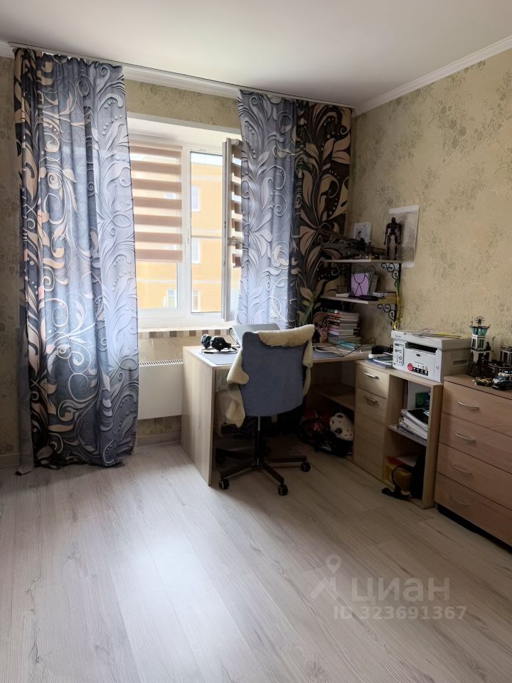 Продажа 1-комн квартиры на вторичном рынке Зеленоградский пгт, улица Островского, 14