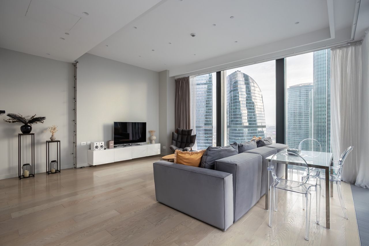 Продажа 2-комн квартиры на вторичном рынке 1-й Красногвардейский проезд, 22с2