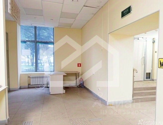 Аренда торгового помещения ул Плющиха,  д. 42