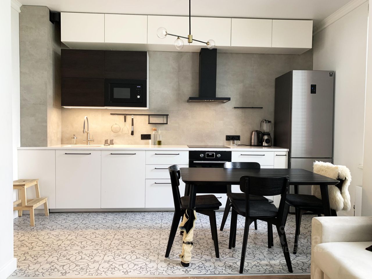 Продажа 3-комн квартиры на вторичном рынке проспект Магеллана, 2