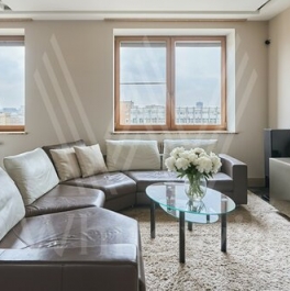 Продажа 3-комн квартиры на вторичном рынке Ружейный пер,  д. 3