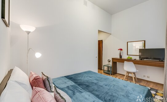 Аренда 4-комн квартиры на вторичном рынке Стремянная улица,  д. 14