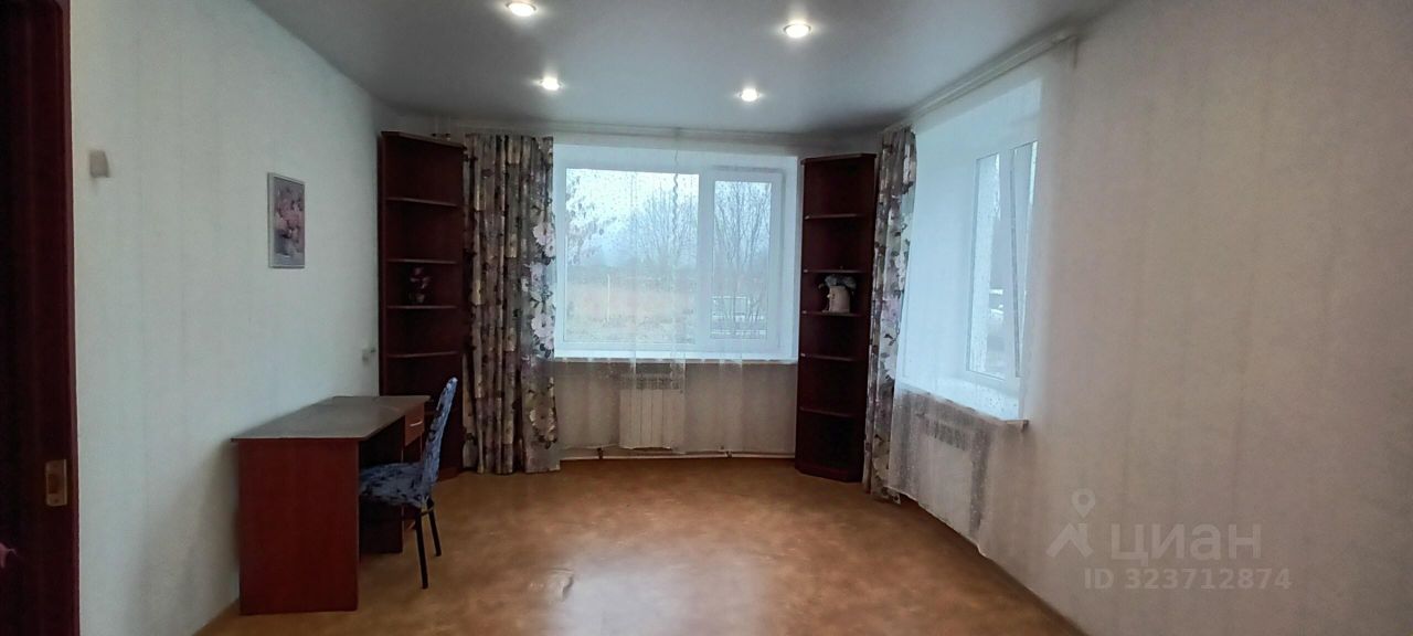 Продажа 1-комн квартиры на вторичном рынке пос. Ушаки, 3