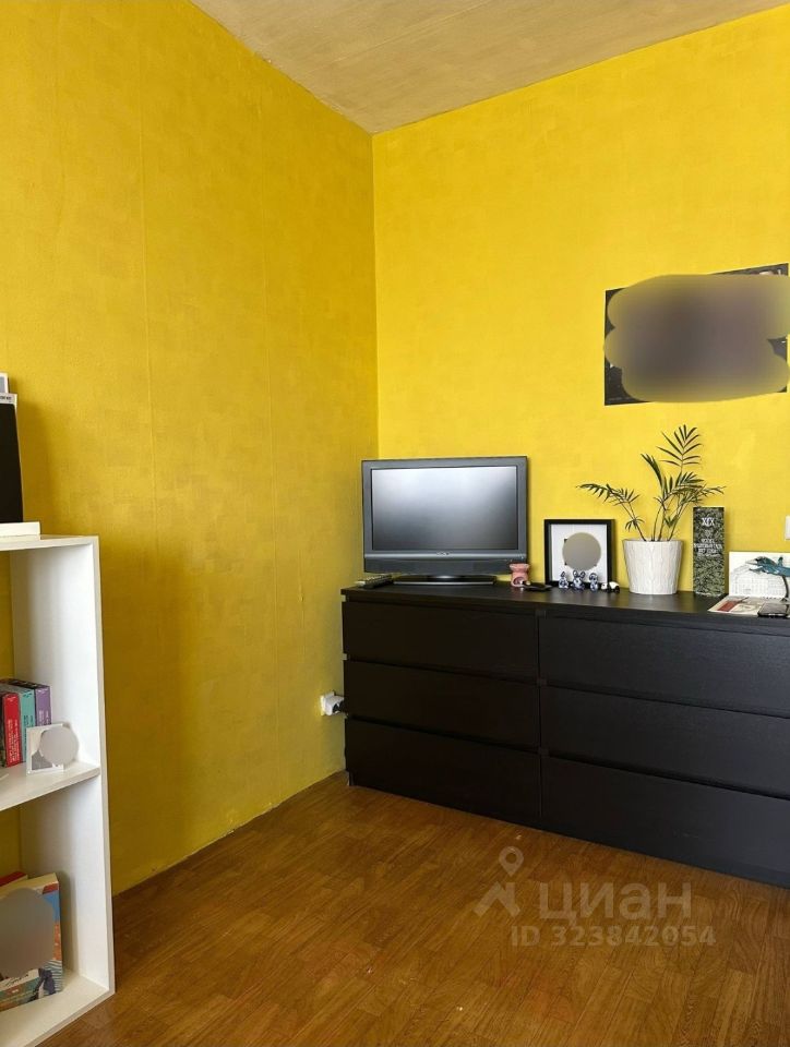 Продажа 2-комн квартиры на вторичном рынке Большая Очаковская улица, 10к2