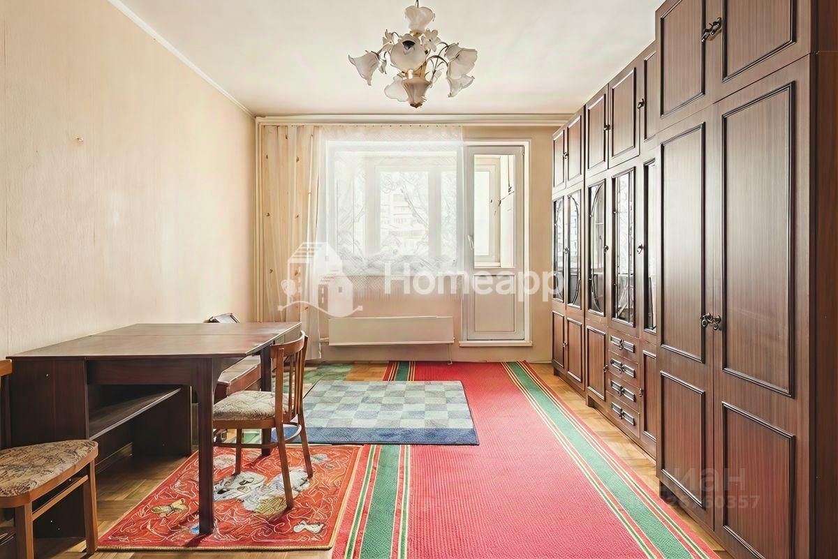 Продажа 2-комн квартиры на вторичном рынке Осенний бульвар, 10К1
