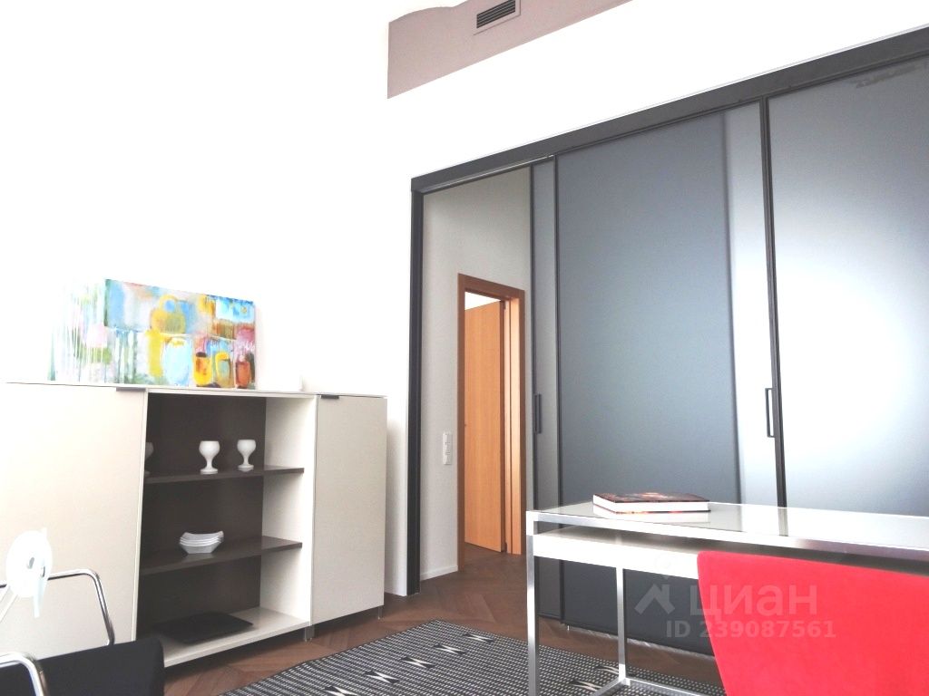 Аренда 4-комн квартиры на вторичном рынке Большая Конюшенная улица, 2