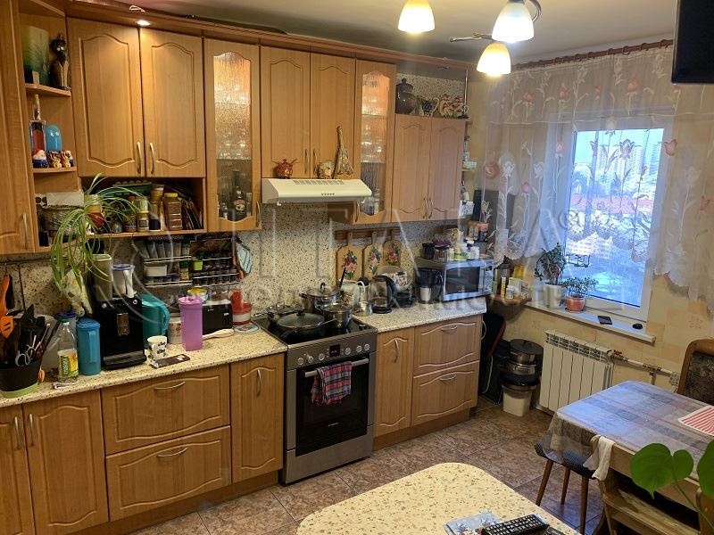 Продажа 4-комн квартиры на вторичном рынке Льва Мациевича,  д. 2