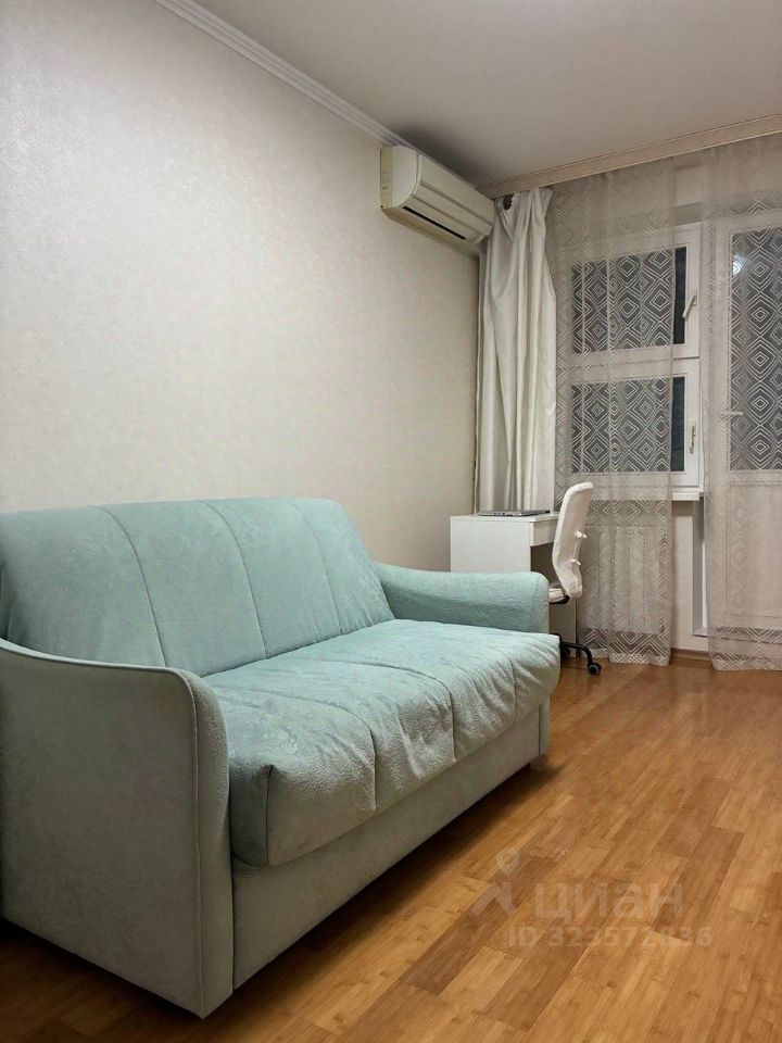 Продажа 3-комн квартиры на вторичном рынке улица Дыбенко, 22К2