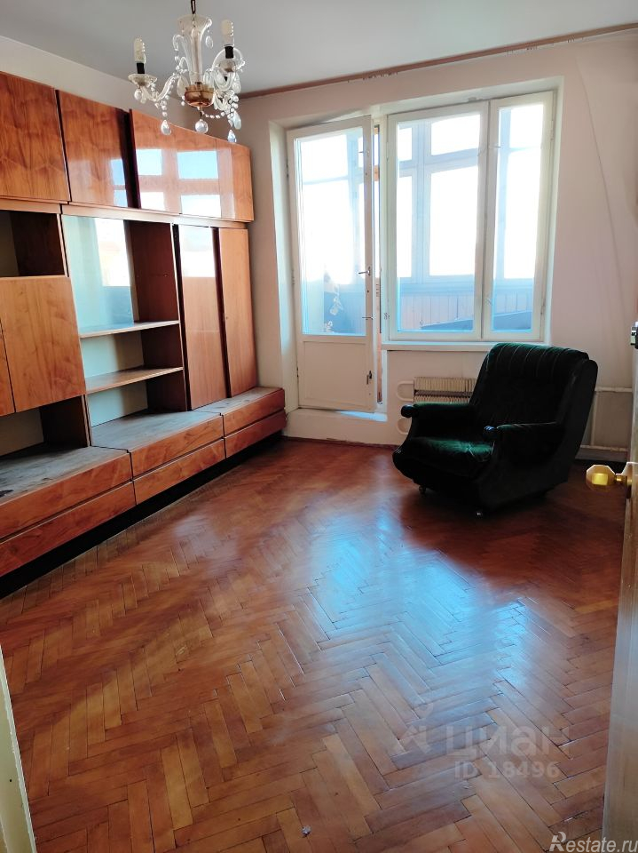 Продажа 3-комн квартиры на вторичном рынке Троицкая ул,  д. 10 с1