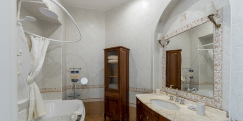 4-комн квартира улица Чаплыгина,  д. 1А