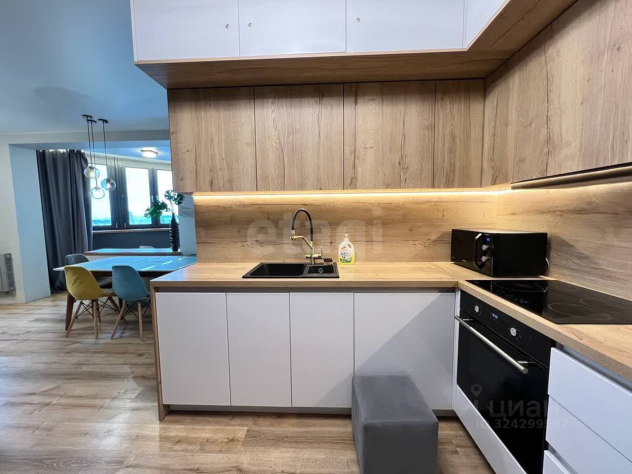 Аренда 2-комн квартиры на вторичном рынке проспект 60-летия Октября, 17