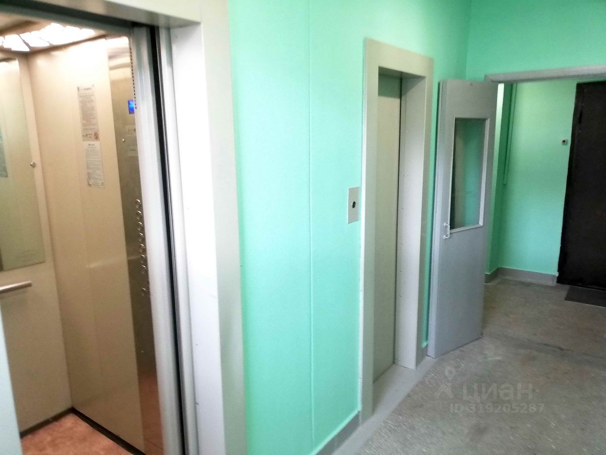 Продажа 2-комн квартиры на вторичном рынке Старобитцевская улица, 23К1