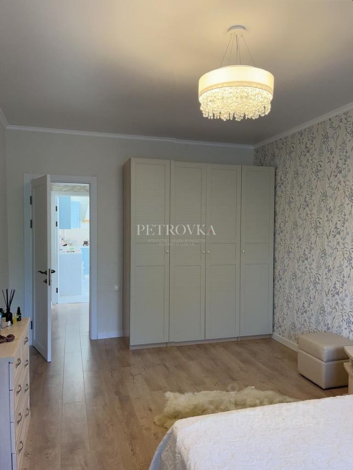 Продажа 3-комн квартиры на вторичном рынке Новозаводская улица, 2К8