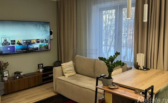 Продажа 1-комн квартиры на вторичном рынке ул Днепропетровская,  д. 3,  к. 4